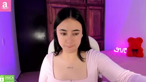 Snapshot of alicee_2 chatting on July 13, 5:27 pm Aliceee .. 97YP9VWGZHrefnav wishlist lists 1 online show from July 13, 5:27 pm