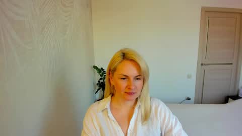 Alicee online show from March 25, 12:33 pm