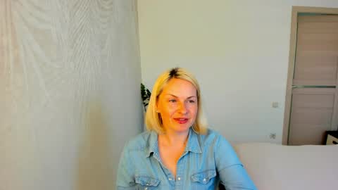 Snapshot of alicee__grace chatting on May 22, 10:32 am Alicee online show from May 22, 10:32 am