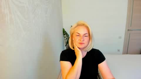 Snapshot of alicee__grace chatting on May 30, 12:24 pm Alicee online show from May 30, 12:24 pm