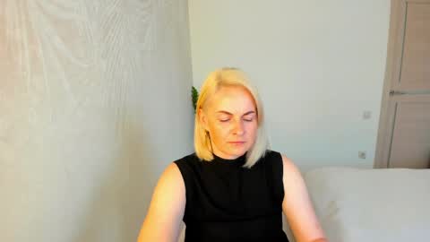 Snapshot of alicee__grace chatting on May 31, 2:13 pm Alicee online show from May 31, 2:13 pm