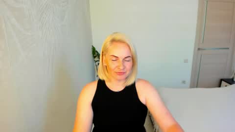 Snapshot of alicee__grace chatting on June 7, 11:25 am Alicee online show from June 7, 11:25 am