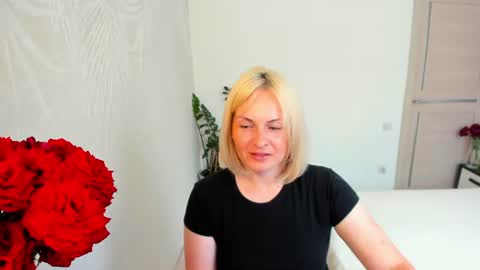 Snapshot of alicee__grace chatting on June 17, 9:23 am Alicee online show from June 17, 9:23 am