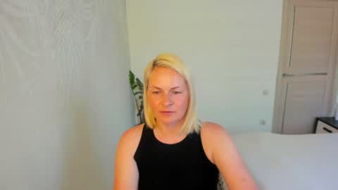 Snapshot of alicee__grace chatting on June 24, 9:08 am Alicee online show from June 24, 9:08 am