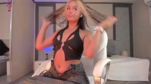 alicee_clark_ online show from February 28, 12:39 pm