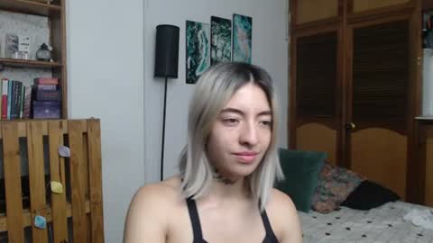 alicee_logan_ online show from July 17, 2:18 am