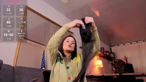 Snapshot of alicee_milf_ chatting on October 8, 11:19 am Aleja online show from October 8, 11:19 am