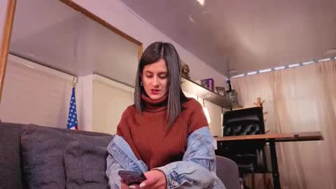 Snapshot of alicee_milf_ chatting on October 11, 11:20 am Aleja online show from October 11, 11:20 am