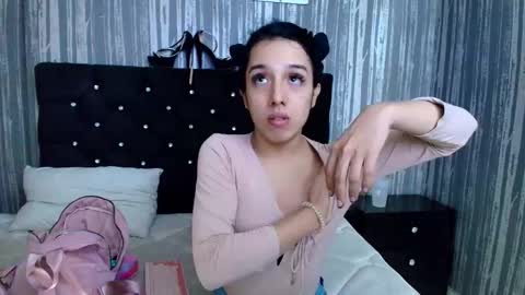 alicee_moonn online show from December 20, 7:21 pm