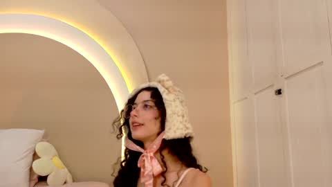 Snapshot of alicee_rodriguez chatting on January 20, 11:21 pm alice online show from January 20, 11:21 pm