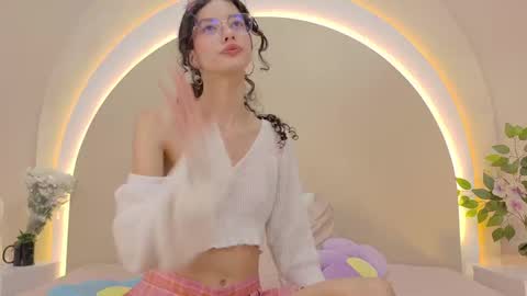 Snapshot of alicee_rodriguez chatting on September 10, 4:51 pm alice online show from September 10, 4:51 pm