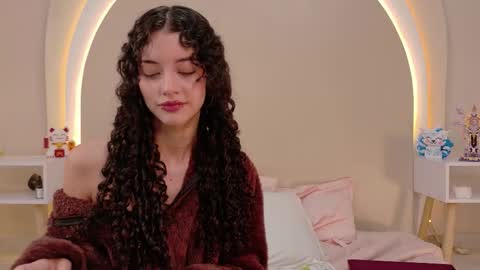 alice online show from March 30, 6:42 pm