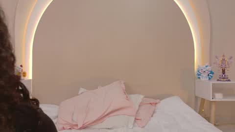 alice online show from April 16, 7:14 pm