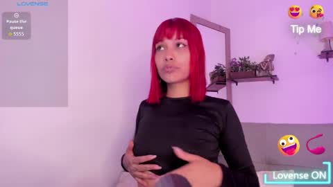 alicee_stonee_ online show from April 6, 7:15 pm