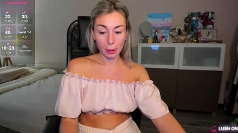 Daniella online show from December 15, 3:33 am