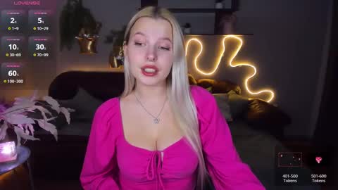 Snapshot of alicefreman chatting on January 16, 1:25 pm Alice online show from January 16, 1:25 pm