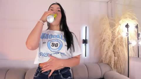 Alice  online show from April 11, 11:42 pm