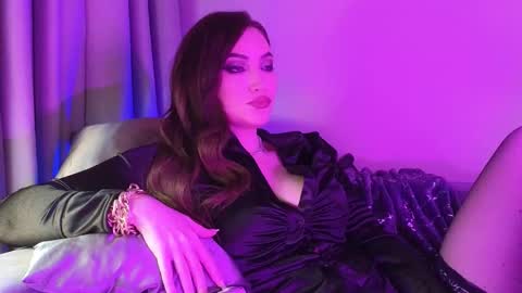 Snapshot of alicejameson chatting on November 10, 8:52 pm alicejameson online show from November 10, 8:52 pm