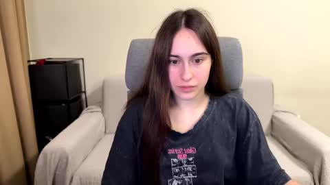 Snapshot of alicekollt chatting on June 6, 9:19 pm alicekollt online show from June 6, 9:19 pm