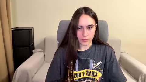 Snapshot of alicekollt chatting on June 9, 8:42 pm alicekollt online show from June 9, 8:42 pm