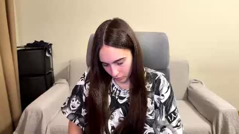 Snapshot of alicekollt chatting on June 10, 8:52 pm alicekollt online show from June 10, 8:52 pm