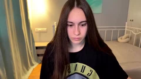 Snapshot of alicekollt chatting on June 25, 12:42 pm alicekollt online show from June 25, 12:42 pm