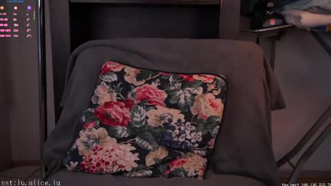 Elle online show from April 16, 5:30 am