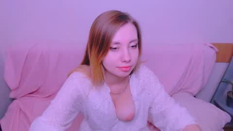 Snapshot of alicemias_ chatting on June 6, 1:05 pm Alice online show from June 6, 1:05 pm