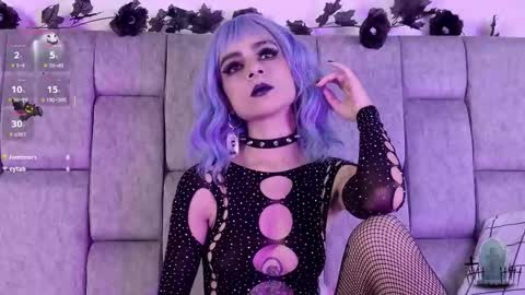 alicenoir_ online show from September 29, 11:42 pm