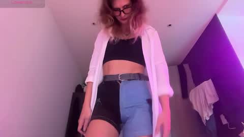 AlicePinkhead online show from May 22, 8:32 am