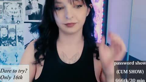 aliceriddle1 online show from April 15, 7:58 pm