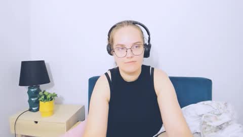 alicesensitive online show from October 11, 9:30 am