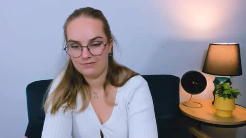 alicesensitive online show from November 18, 4:22 pm