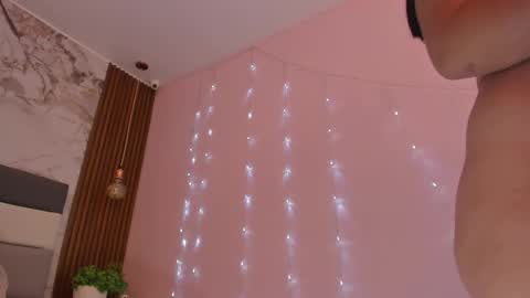 Snapshot of alicestark2 chatting on October 29, 7:59 pm online show from October 29, 7:59 pm