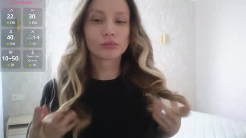 Snapshot of alicewonders_ chatting on March 10, 7:53 am Alice online show from March 10, 7:53 am
