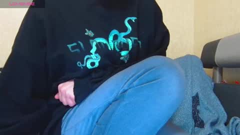 Snapshot of alicewoolfy chatting on January 6, 10:01 pm AliceWoolfy online show from January 6, 10:01 pm