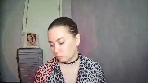 Snapshot of alicexfresh chatting on May 8, 9:03 am AlicexFresh online show from May 8, 9:03 am