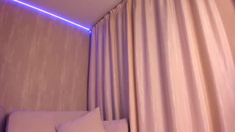 Alicia FANSLY  online show from September 16, 4:52 pm