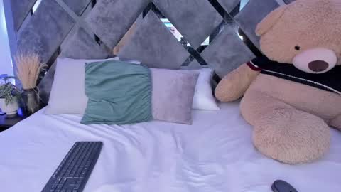 Alice  online show from January 11, 4:03 pm