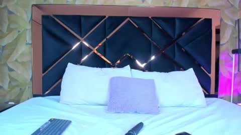 Alice  online show from November 9, 4:44 am