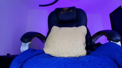 Alicia Kyse  online show from April 11, 3:11 am