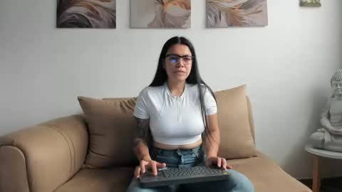Snapshot of alicia_rainbow chatting on May 26, 6:26 pm alicia_rainbow online show from May 26, 6:26 pm