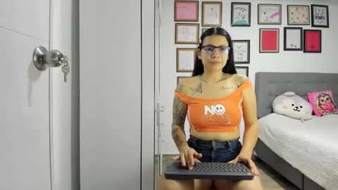 Snapshot of alicia_rainbow chatting on June 11, 3:04 am alicia_rainbow online show from June 11, 3:04 am