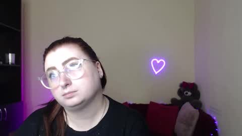 Alicia online show from April 13, 11:27 am