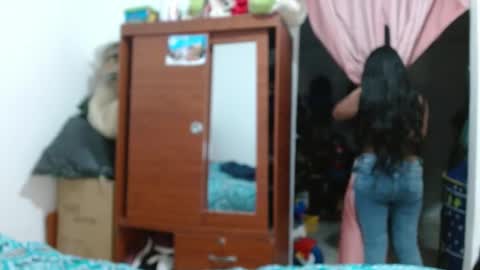 Snapshot of alicia_va chatting on January 8, 8:39 pm Alice online show from January 8, 8:39 pm