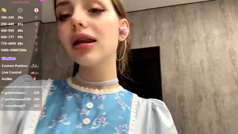 Alice online show from April 8, 6:19 pm