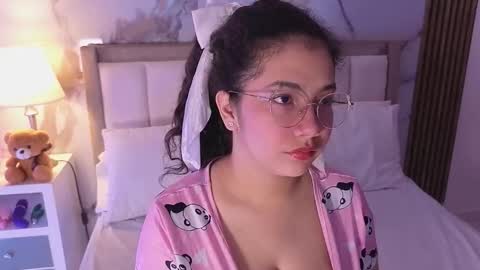 Snapshot of alicialevy chatting on February 11, 11:48 am LUNA online show from February 11, 11:48 am