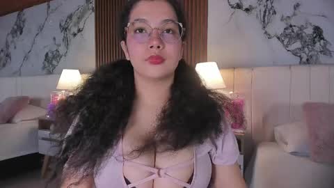 Snapshot of alicialevy chatting on April 16, 10:27 am LUNA online show from April 16, 10:27 am