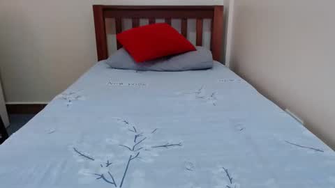 Snapshot of alicialust1 chatting on December 19, 10:34 am alicialust1 online show from December 19, 10:34 am