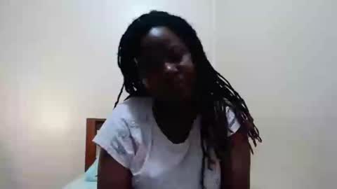 Snapshot of alicialust1 chatting on February 14, 5:25 pm alicialust1 online show from February 14, 5:25 pm